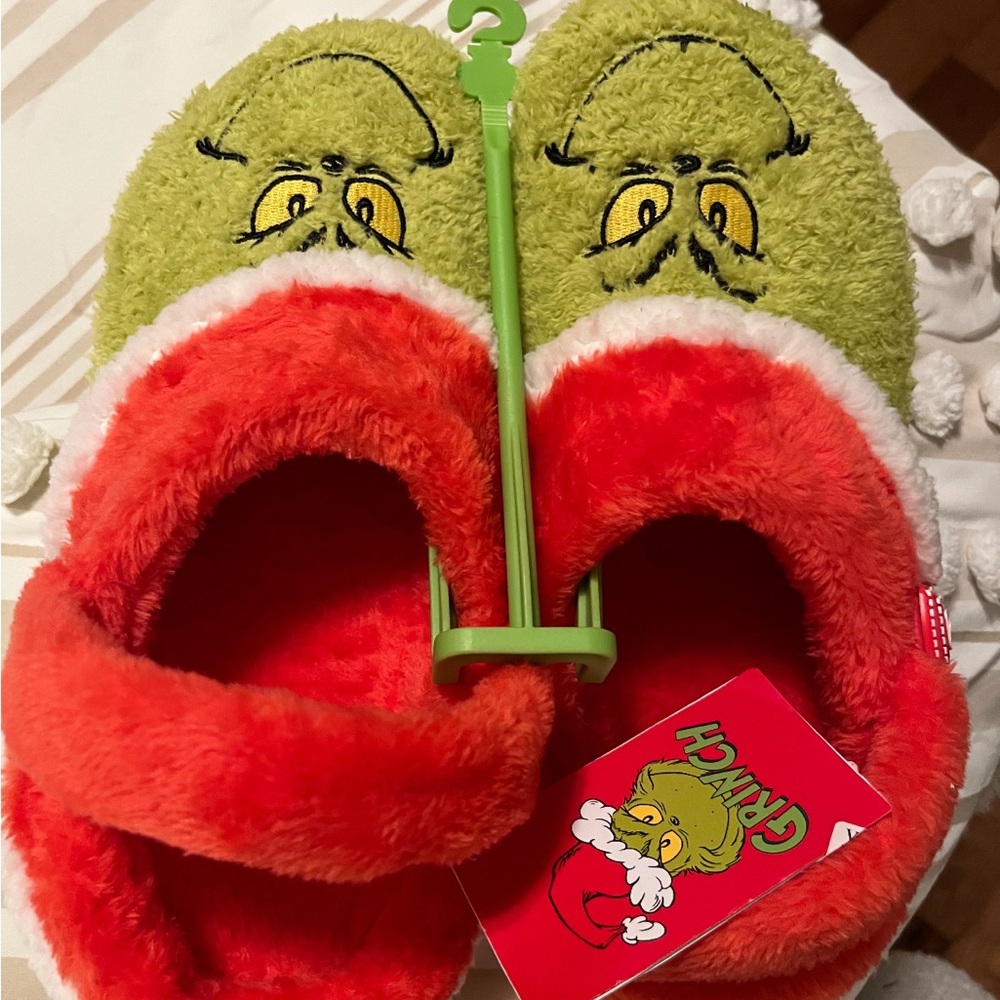 Grinch Kids Slippers - Green and Red
